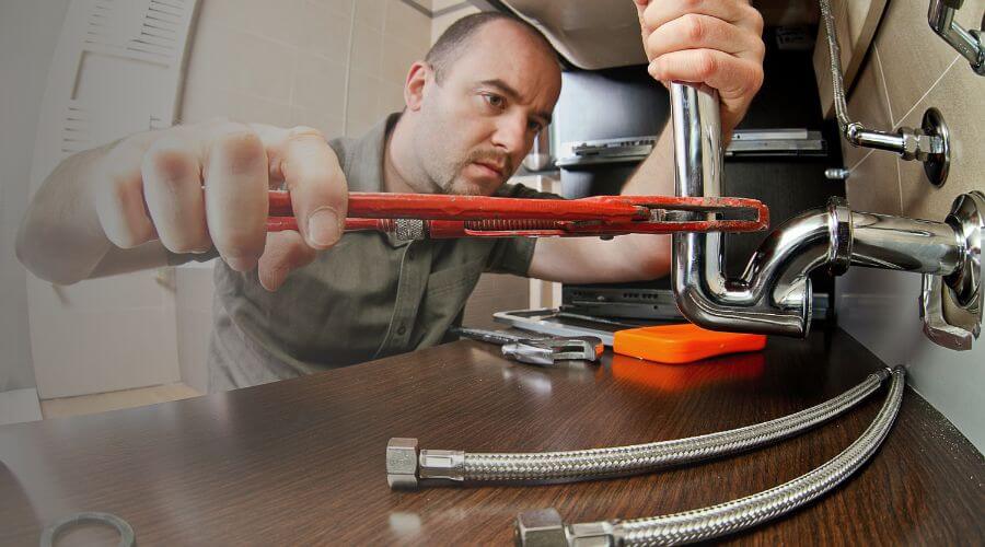 Expert burst pipe repair services in Napoleon, ND